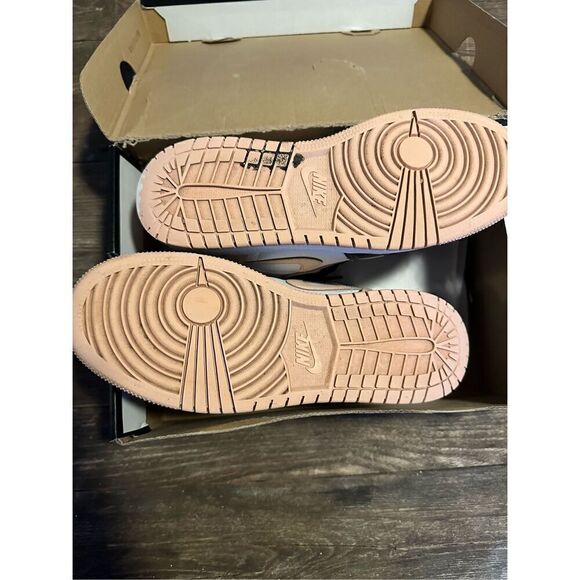 Jordan 1 Mid - Arctic Orange black Toe (GS), Youth Size 5.5 - Picture 2 of 5